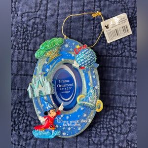 NWT Walt Disney World Park 1.5”x2.5” Frame Ornament